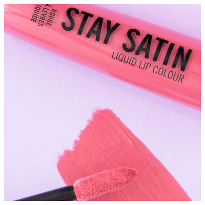 Rimmel London Stay Satin Pomadka dla kobiet 5,5 ml Odcień 130 Yuppie