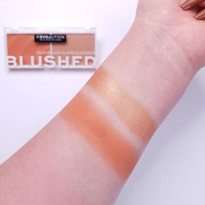 Revolution Relove Colour Play Blushed Duo Blush &amp; Highlighter Paletka do konturowania dla kobiet 5,8 g Odcień Queen