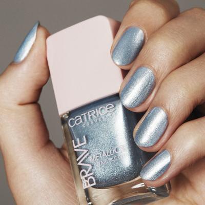 Catrice Brave Metallics Nail Polish Lakier do paznokci dla kobiet 10,5 ml Odcień 03 Million Dollars Baby